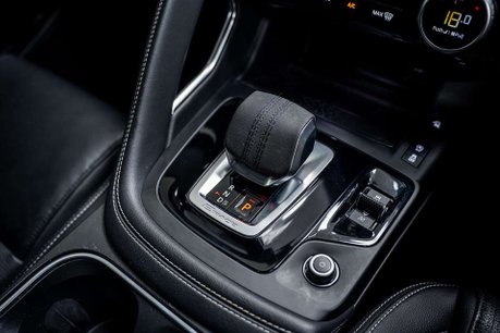 Jaguar E-Pace 2.0 D204 MHEV R-Dynamic Black SUV 5dr Diesel Auto AWD Euro 6 (s/s) (204 ps) 34