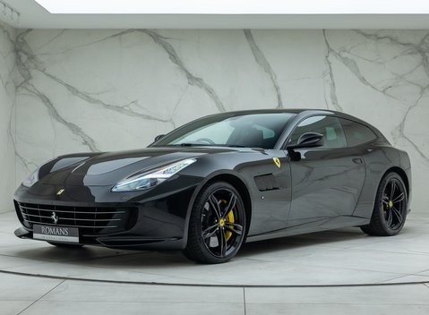 Ferrari GTC4 Lusso V12 1