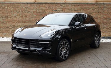 Porsche Macan Turbo Performance Package 4