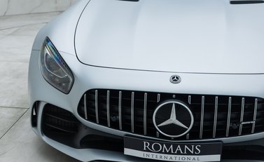 Mercedes-Benz AMG GT R 30