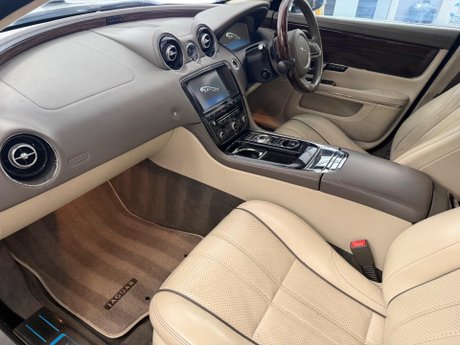Jaguar XJ 3.0d V6 Portfolio Auto Euro 5 4dr 9
