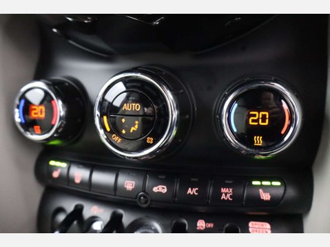 Mini Hatch 1.5 Cooper Exclusive Auto 3dr 46