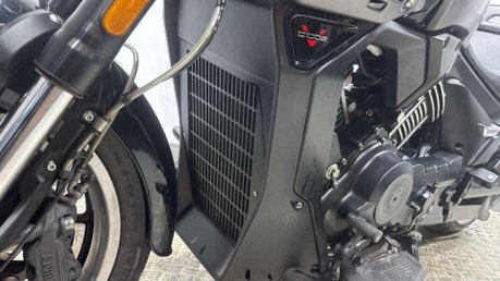 MBP C 2024 ONLY 3K 1 OWNER CRUISER BIKE 1000CC TOURER BIKE 11