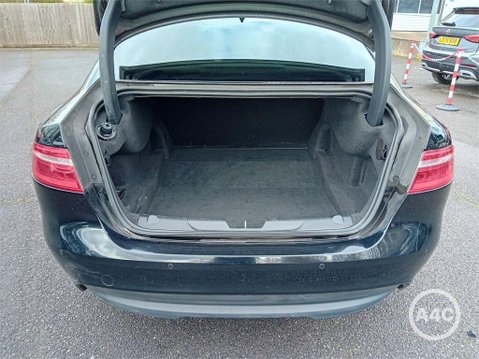 Jaguar XE 2.0d R-Sport Auto Euro 6 (s/s) 4dr 9