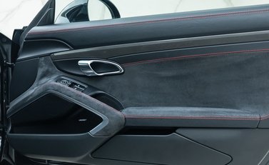 Porsche 911 Carrera GTS (991) 26