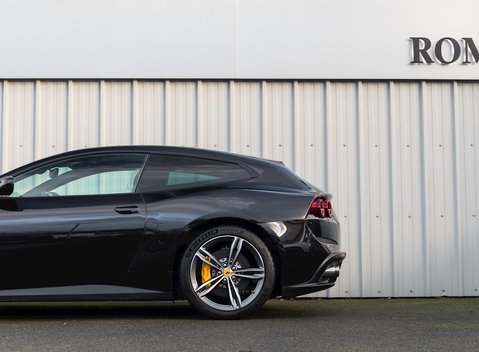 Ferrari GTC4 Lusso 29