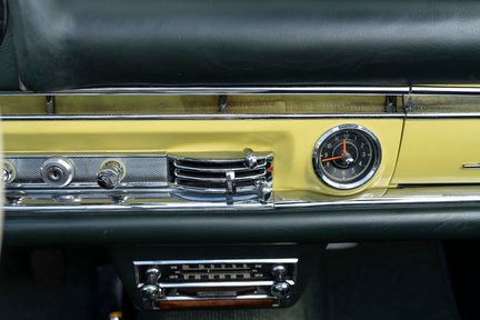 Mercedes-Benz SL Series 300SL Roadster 31