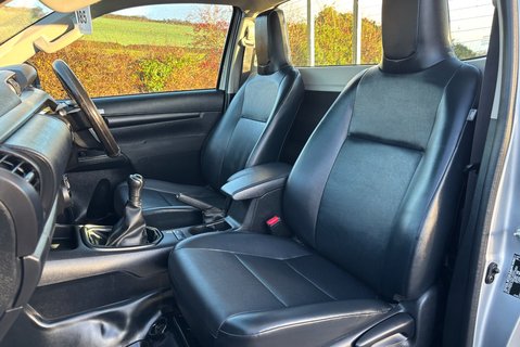 Toyota Hilux Active 4WD D-4D Single Cab Pickup - No VAT 3