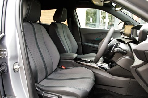 Peugeot 2008 PURETECH S/S ALLURE PREMIUM PLUS 31