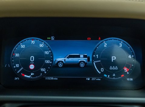 Land Rover Defender 110 D250 X-DYNAMIC HSE 22