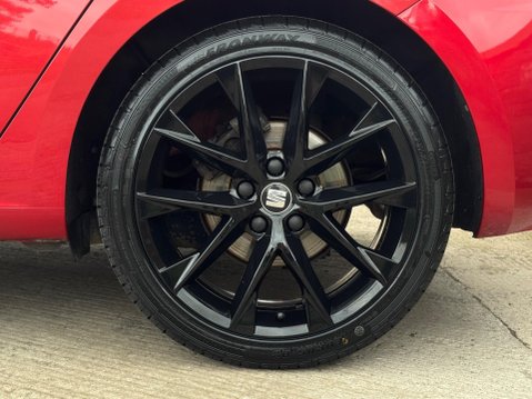 SEAT Leon 1.5 TSI EVO FR Black Edition Euro 6 (s/s) 5dr 11