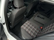 Volkswagen Golf GTI PERFORMANCE TSI DSG 55