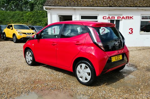 Toyota Aygo 1.0 VVT-I X-PLAY FULL SERVICE HISTORY! 9 SERVICES! BLUETOOTH! 9