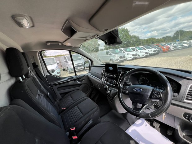 Ford Transit Custom SWB L1H1 Low Roof Limited 300 Air Con Alloys Sensors EURO 6 NO VAT 26