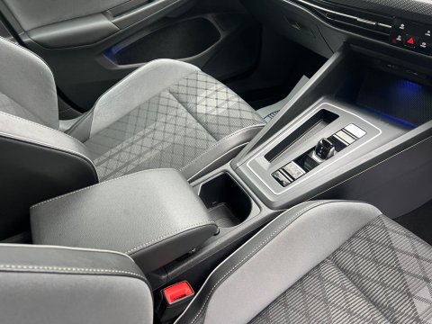 Volkswagen Golf R-LINE TDI DSG 31