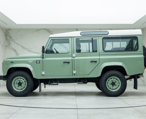 Land Rover Defender 110 HERITAGE 