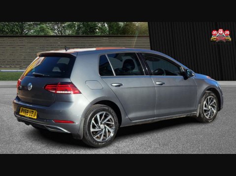Volkswagen Golf MATCH TSI 9