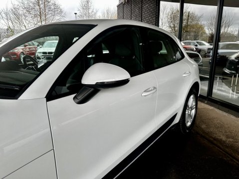 Porsche Macan 2.0T PDK 4WD Euro 6 (s/s) 5dr 29