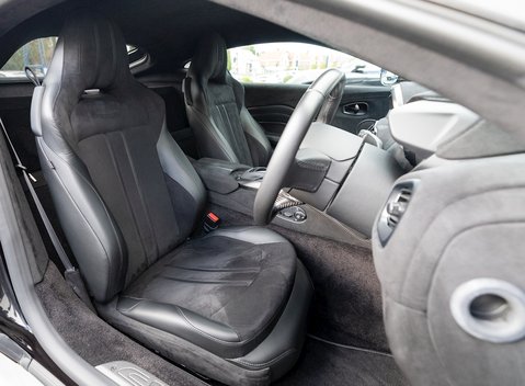 Aston Martin V8 Vantage 12