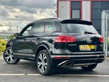 Volkswagen Touareg 3.0 TDI V6 BlueMotion Tech R-Line SUV 5dr Diesel Tiptronic 4WD Euro 6 (s/s) 14