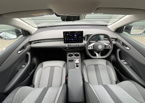 MG MGS5 EV 64kWh TROPHY 12