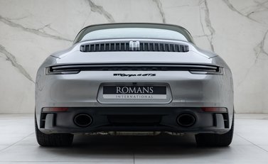 Porsche 911 Targa 4 GTS (992) 11