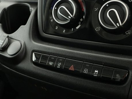 Peugeot Boxer Professional L2H2 335 Blue HDi 140ps 13