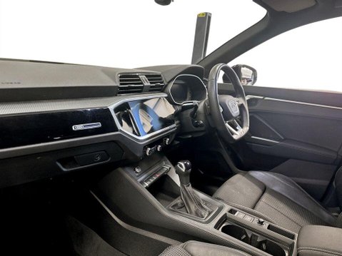 Audi Q3 1.5 TFSI CoD 35 Black Edition SUV 5dr Petrol S Tronic Euro 6 (s/s) (150 ps) 15