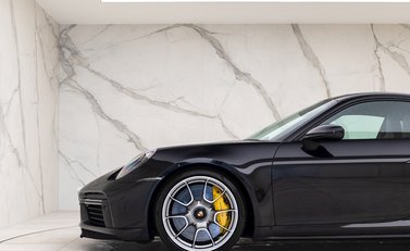 Porsche 911 (992) Turbo S 24