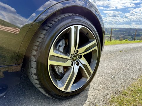 Land Rover Discovery R-DYNAMIC SE MHEV 12