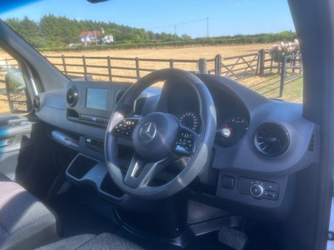 Mercedes-Benz Sprinter 2.0 315 CDI Premium Panel Van 5dr Diesel G-Tronic RWD L2 H2 Euro 6 (s/s) (1 8