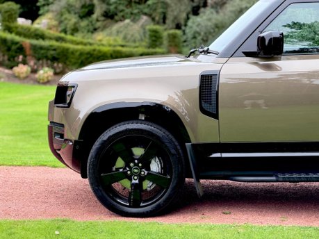 Land Rover Defender HARD TOP X-DYNAMIC HSE 23