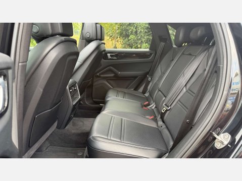 Porsche Cayenne 3.0 Cayenne V6 E-Hybrid Auto 4WD 5dr 13
