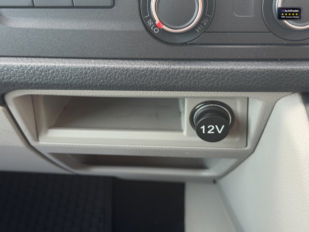 Volkswagen Transporter Crew Cab SWB L1H1 Highline T32 Air Con Alloys Sensors EURO 6 NO VAT 26
