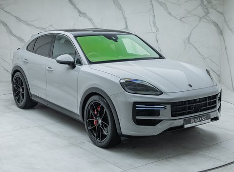 Porsche Cayenne TURBO E-HYBRID COUPE 11