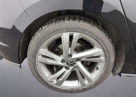 Volkswagen Golf 1.5 eTSI MHEV R-Line Hatchback 5dr Petrol Hybrid DSG Euro 6 (s/s) (150 ps) 10