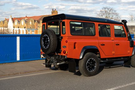 Land Rover Defender 110 Adventure 15
