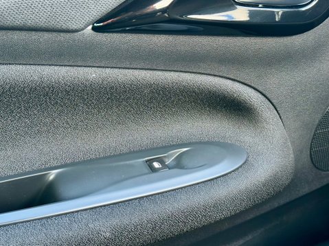 DS DS 3 PURETECH CONNECTED CHIC 36