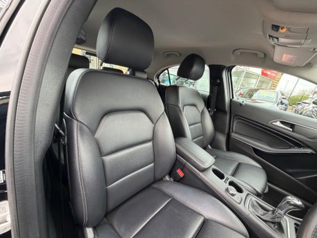 Mercedes-Benz A Class A 180 D SPORT 10