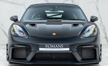Porsche Cayman GT4 RS (718) 4
