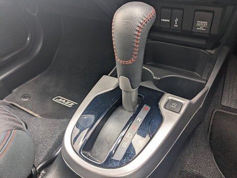 Honda Jazz I-VTEC SPORT NAVI 27