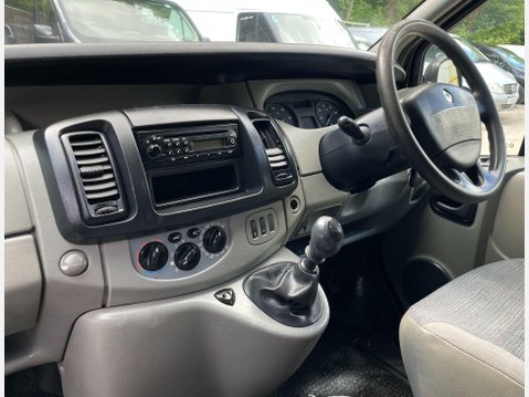 Renault Trafic 2.0 TD dCi SL27 Sport Panel Van 4dr Diesel Manual L1 H1 (214 g/km, 115 bhp) 32