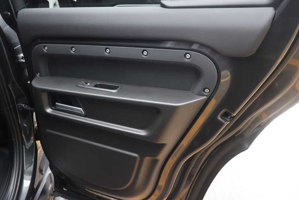 Land Rover Defender 110 2026  MODEL 350 HARD TOP X-DYNAMIC HSE WORLD TOUR  STYLED BY SEEKER  26