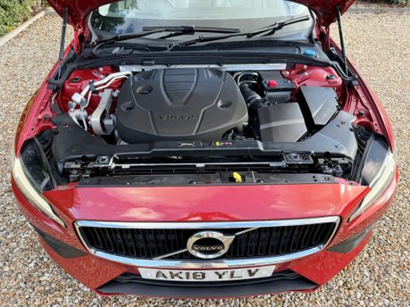 Volvo V60 2.0 D4 Momentum Pro Auto Euro 6 (s/s) 5dr 11