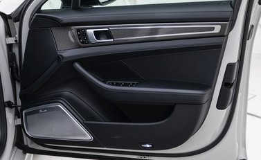 Porsche Panamera Turbo S E-Hybrid Sport Turismo 22