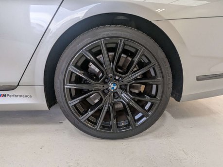 BMW 7 Series 4.4 750i M Sport xDrive Auto 4WD 4dr 26