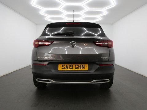 Vauxhall Grandland X 1.2 Turbo Design Line Euro 6 (s/s) 5dr 6
