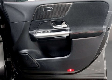 Mercedes-Benz GLA 1.3 GLA 180 AMG Line Premium Auto 5dr 41