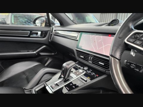 Porsche Cayenne V6 16