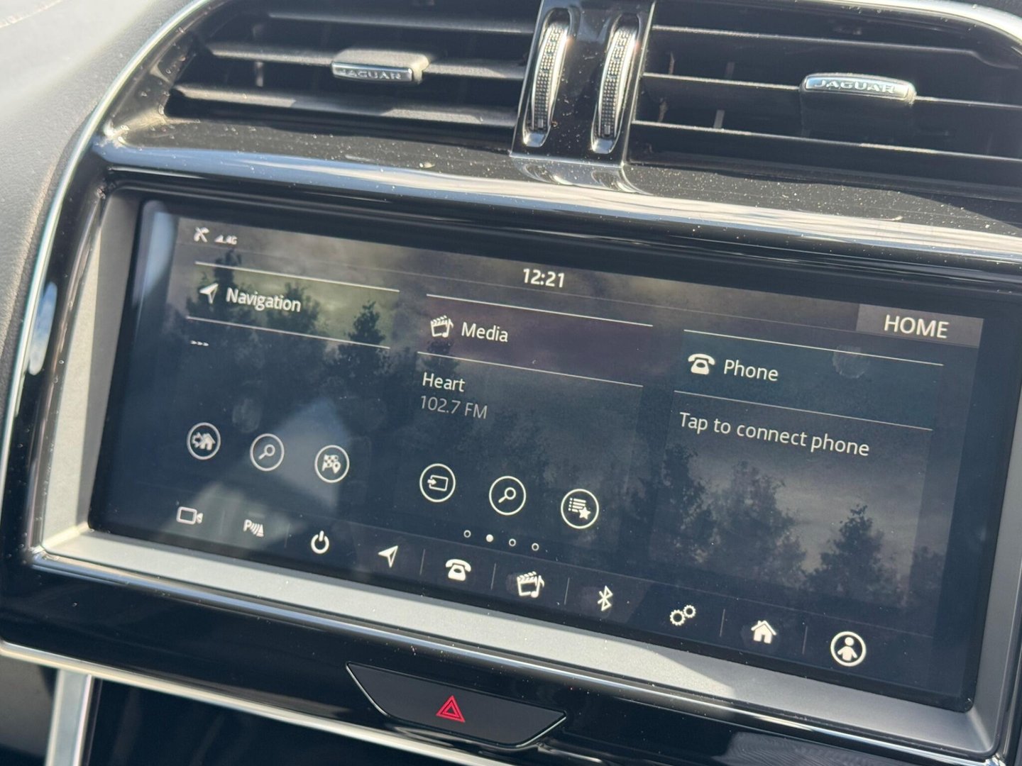 2019 Jaguar XE — image 15